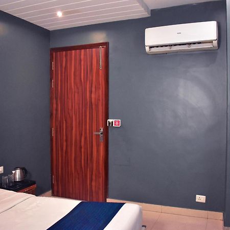Qotel Hotel Church House Rohini Sector 15 Delhi  Buitenkant foto