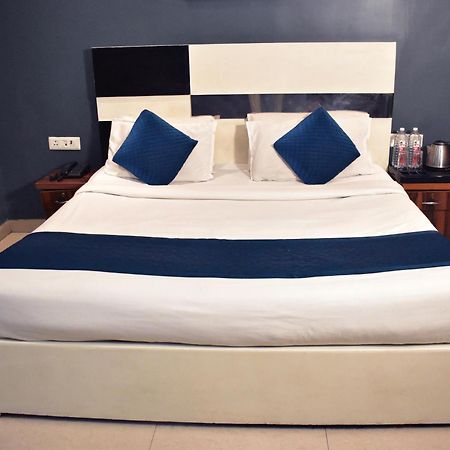 Qotel Hotel Church House Rohini Sector 15 Delhi  Buitenkant foto
