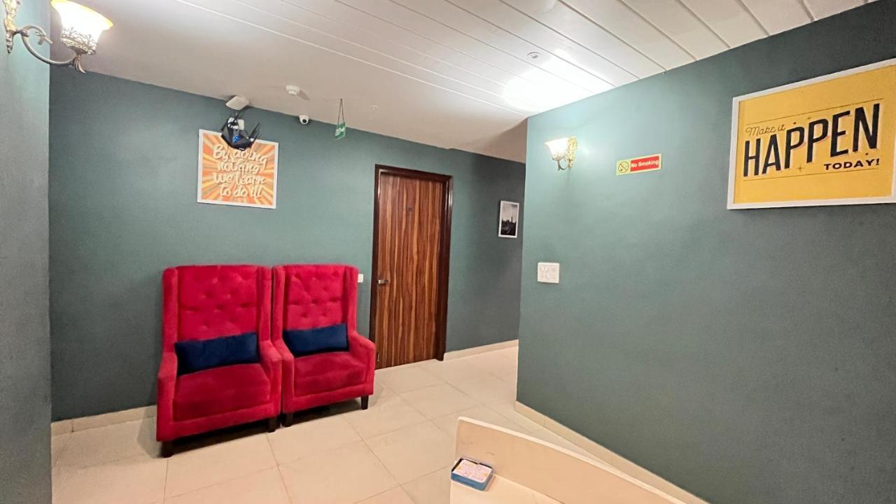 Qotel Hotel Church House Rohini Sector 15 Delhi  Buitenkant foto
