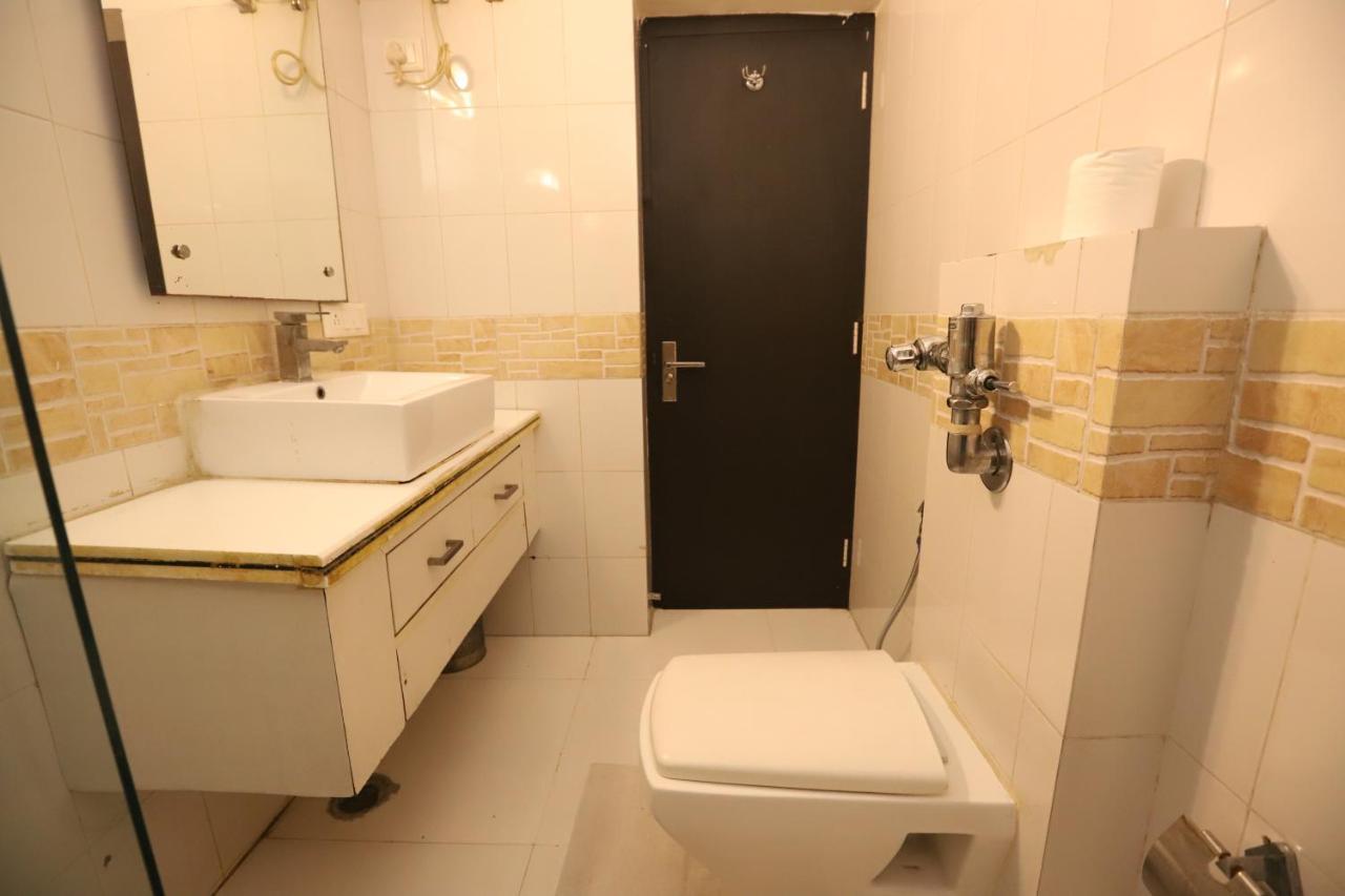Qotel Hotel Church House Rohini Sector 15 Delhi  Buitenkant foto