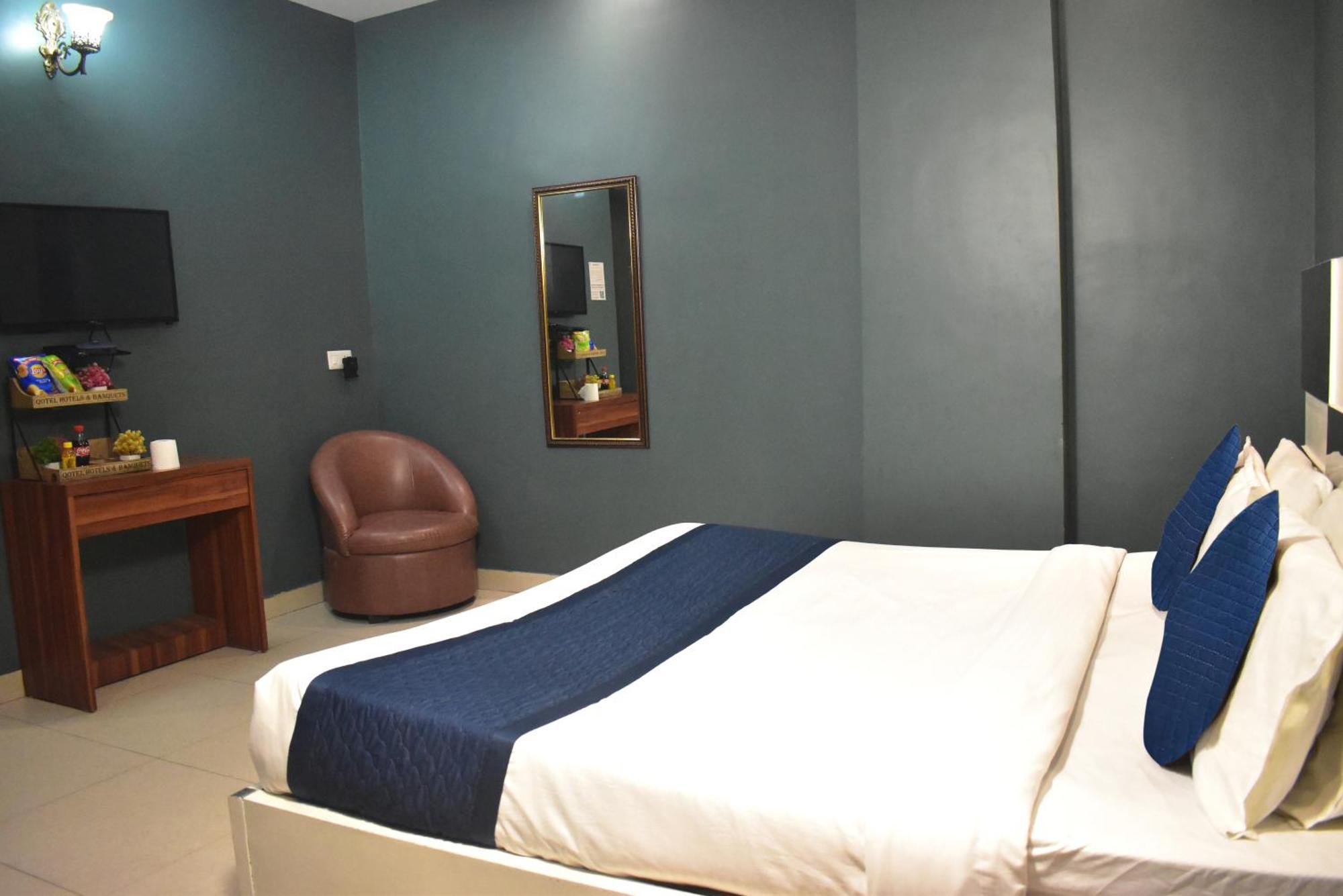 Qotel Hotel Church House Rohini Sector 15 Delhi  Buitenkant foto